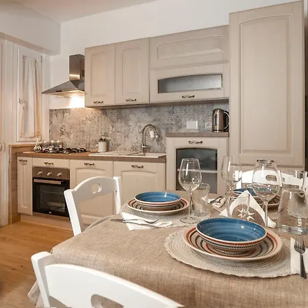 Elegant Comfy Three-rooms In Eur With Parking Rom