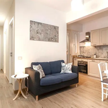Elegant Comfy Three-rooms In Eur With Parking Apartamento