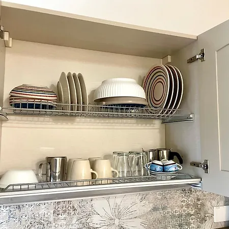 Lägenhet Elegant Comfy Three-rooms In Eur With Parking *