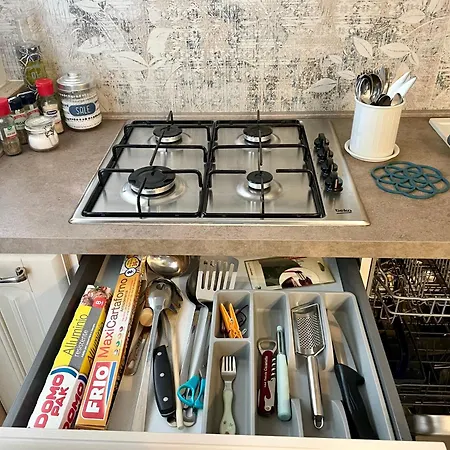 Elegant Comfy Three-rooms In Eur With Parking *