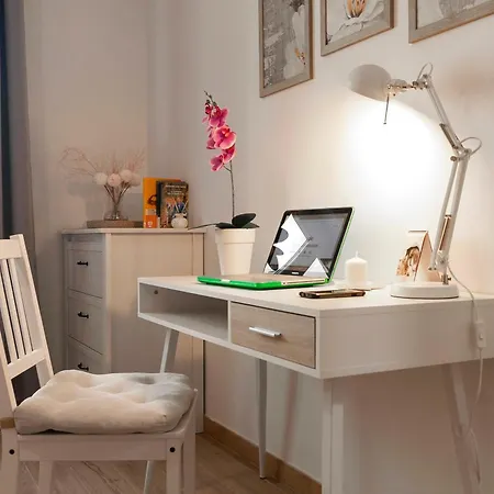 Apartamento Elegant Comfy Three-rooms In Eur With Parking