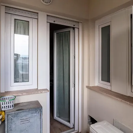 Elegant Comfy Three-rooms In Eur With Parking Rom