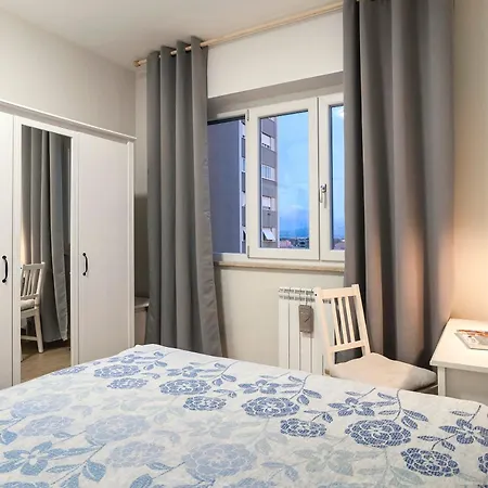 Elegant Comfy Three-rooms In Eur With Parking * Roma