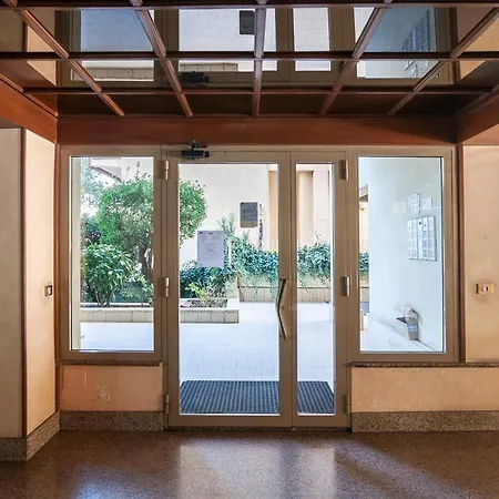 Elegant Comfy Three-rooms In Eur With Parking