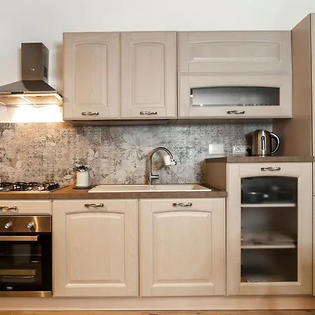 Elegant Comfy Three-rooms In Eur With Parking Lägenhet