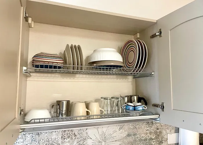 Апартаменты Elegant Comfy Three-rooms In Eur With Parking *