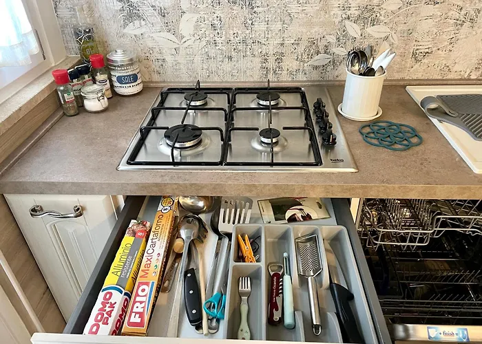 Elegant Comfy Three-rooms In Eur With Parking *