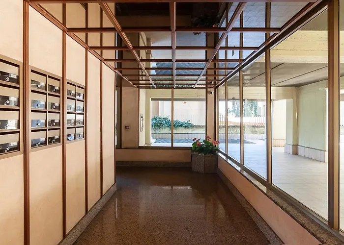 Апартаменты Elegant Comfy Three-rooms In Eur With Parking