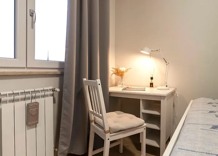 Апартаменты Elegant Comfy Three-rooms In Eur With Parking Рим