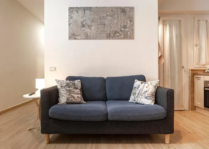 Elegant Comfy Three-rooms In Eur With Parking