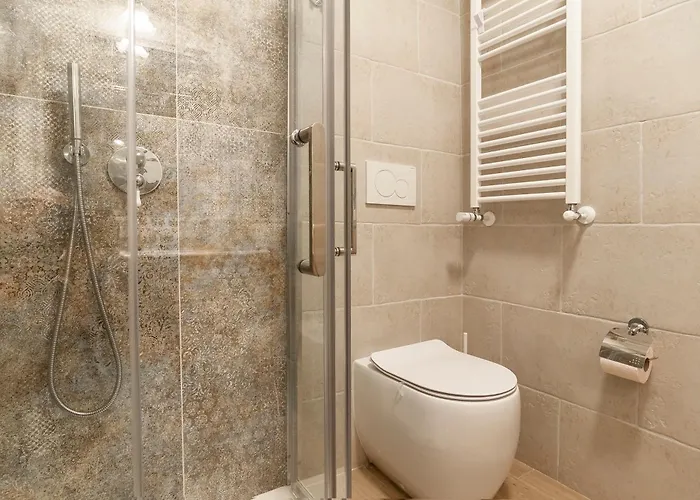 Elegant Comfy Three-rooms In Eur With Parking *