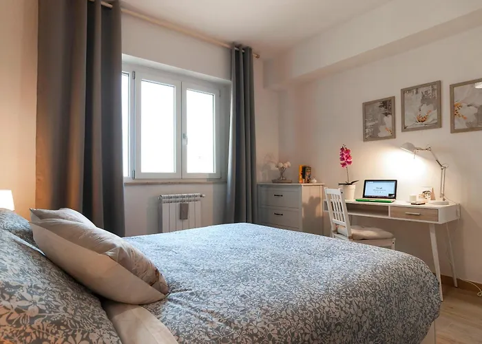 Elegant Comfy Three-rooms In Eur With Parking Апартаменты *