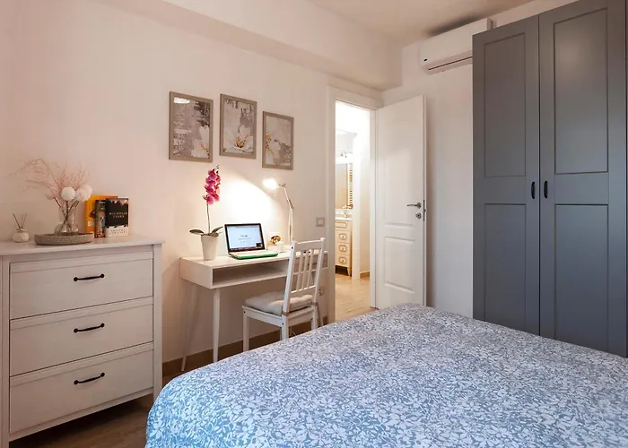 Elegant Comfy Three-rooms In Eur With Parking Рим