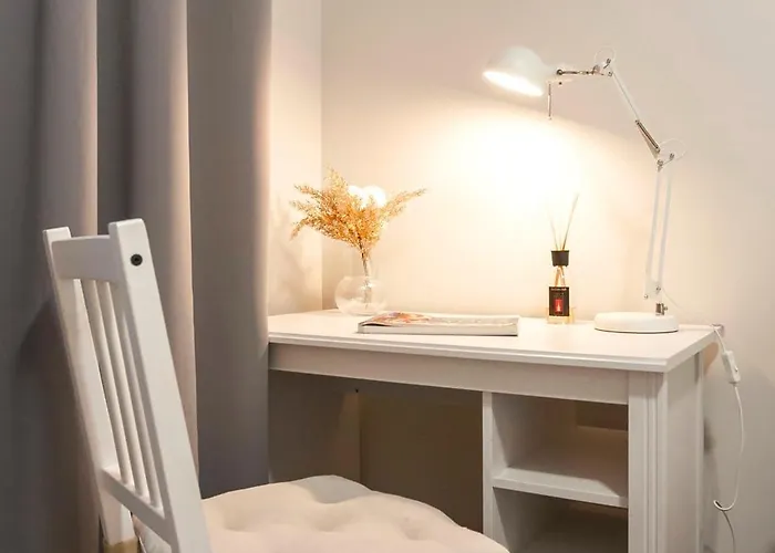 Апартаменты Elegant Comfy Three-rooms In Eur With Parking